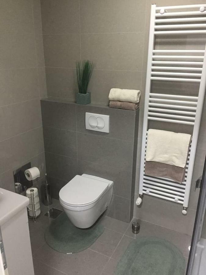 Apartman F&F Otocac Bagian luar foto