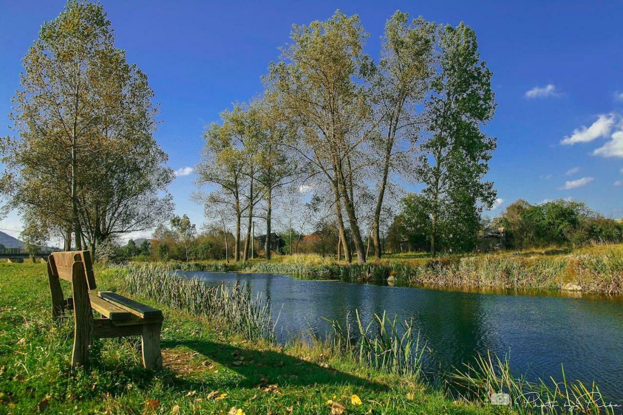 Apartman F&F Otocac Bagian luar foto
