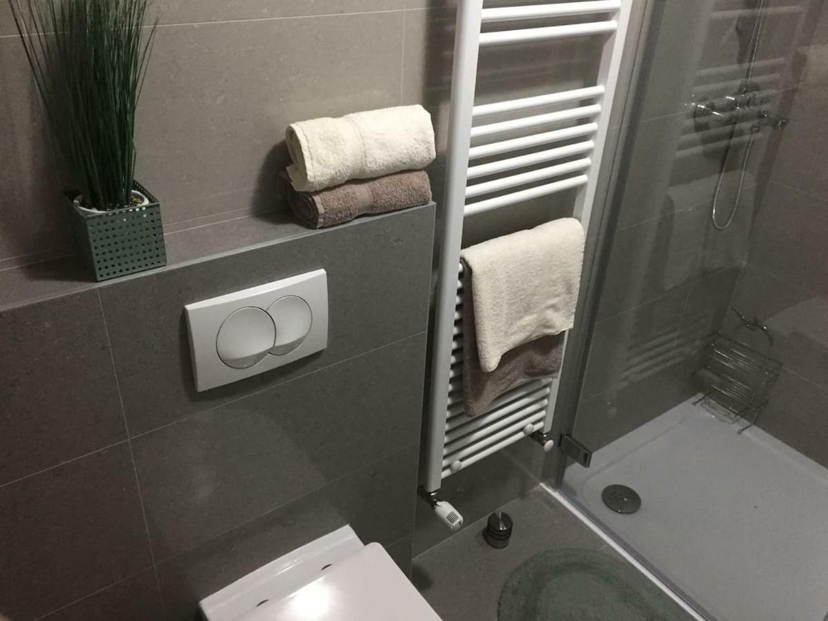 Apartman F&F Otocac Bagian luar foto